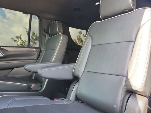 Used 2023 Chevrolet Suburban Premier w/ Advanced Technology Package image 12