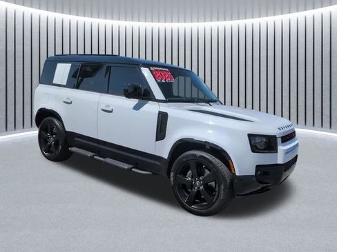 Used 2025 Land Rover Defender 110 X-Dynamic SE AWD/4WD image 3