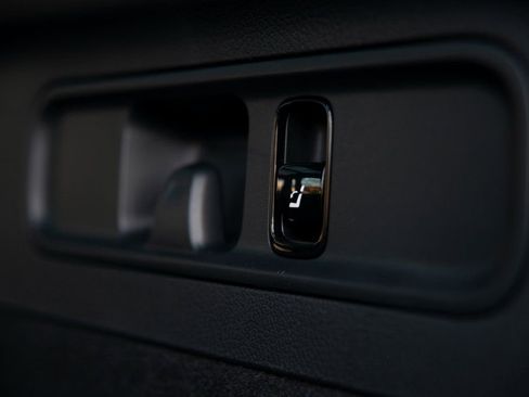 New 2025 Mercedes-Benz GLC 63 AMG S image 39