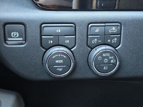 New 2025 Chevrolet Silverado 2500 LT w/ Trail Boss Package image 29