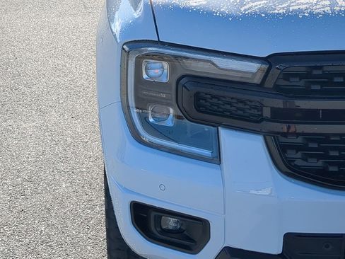 Used 2025 Ford Ranger Lariat w/ FX4 Off-Road Package image 8