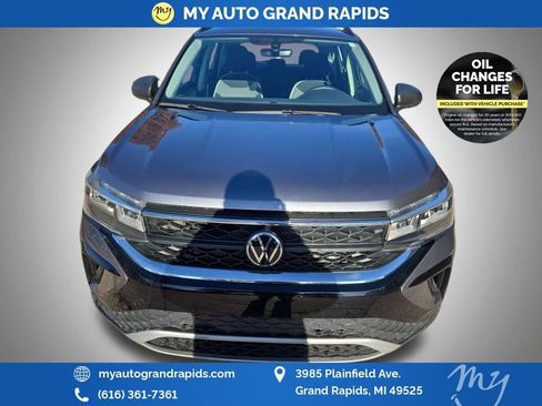Used 2023 Volkswagen Taos S image 2