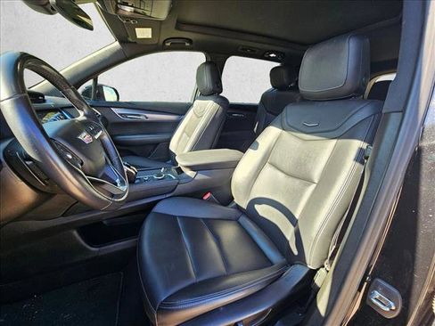 Used 2023 Cadillac XT6 Luxury image 11