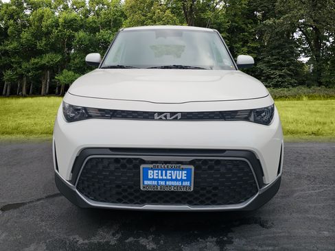 Used 2023 Kia Soul LX w/ LX Technology Package FWD image 2