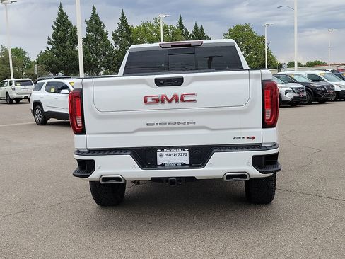 Used 2024 GMC Sierra 1500 AT4 w/ AT4 Premium Package AWD/4WD image 9