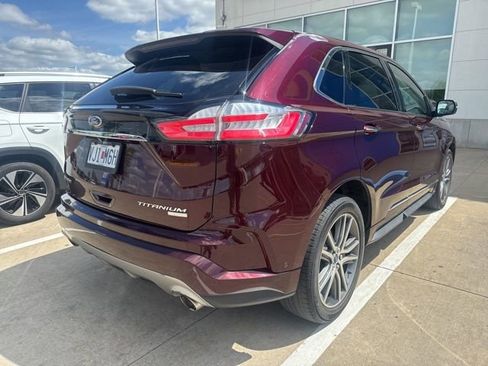 Used 2019 Ford Edge Titanium FWD image 4