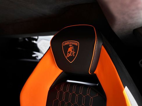 Used 2024 Lamborghini Revuelto AWD/4WD image 48