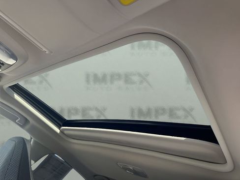 Used 2024 Subaru Crosstrek 2.0i Premium image 11