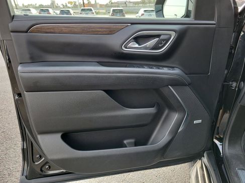 Used 2021 Chevrolet Tahoe Premier w/ Premium Package image 22