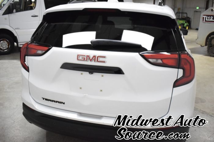 Used 2020 GMC Terrain SLE w/ Driver Convenience Package FWD image 4