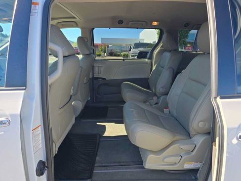Used 2019 Toyota Sienna XLE w/ XLE Navigation Package AWD/4WD image 16