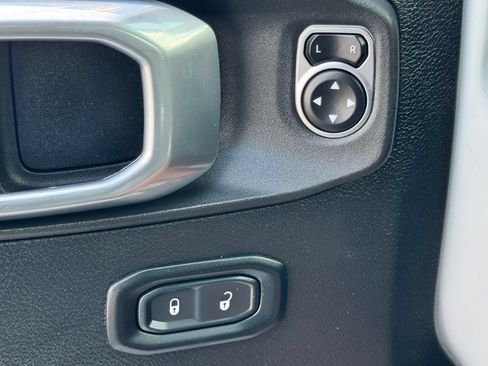 Used 2022 Jeep Wrangler Unlimited Sport AWD/4WD image 28