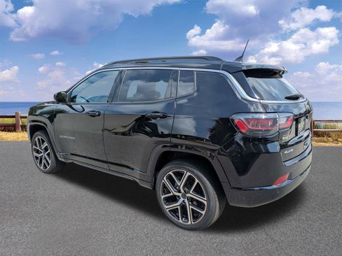 Certified 2025 Jeep Compass Limited w/ Elite Group AWD/4WD image 6