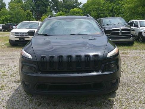 Used 2015 Jeep Cherokee Latitude w/ Cold Weather Group AWD/4WD image 2
