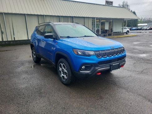 Used 2022 Jeep Compass Trailhawk w/ Trailhawk Convenience Group AWD/4WD image 5