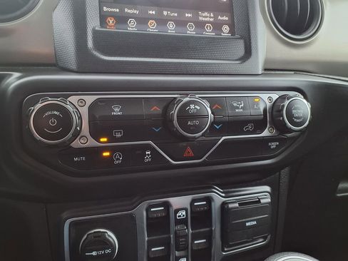 Used 2020 Jeep Gladiator Sport w/ Quick Order Package 23S image 10