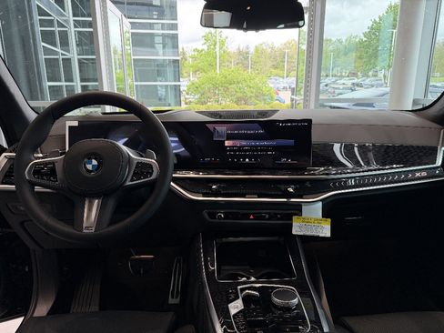 New 2026 BMW X5 xDrive40i w/ M Sport Package AWD/4WD image 15