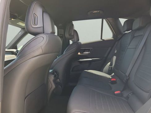Used 2025 Mercedes-Benz GLC 300 4MATIC image 8
