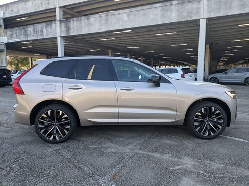 New 2026 Volvo XC60 B5 Ultra w/ Protection Package Premier AWD/4WD image 16