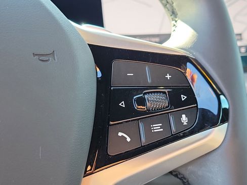 Certified 2025 BMW 330i Sedan image 29