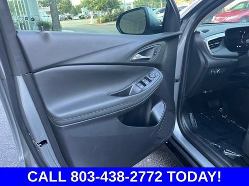 Used 2025 Buick Encore GX Sport Touring w/ Advanced Technology Package FWD image 5