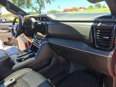 Used 2025 GMC Sierra 2500 AT4X AWD/4WD image 28