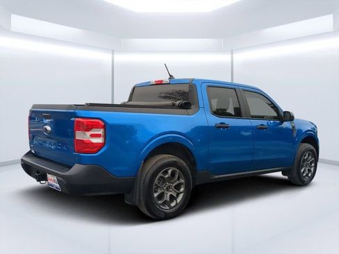 Used 2022 Ford Maverick XLT image 3