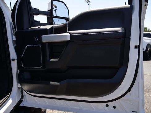 Used 2020 Ford F250 Lariat w/ Lariat Ultimate Package AWD/4WD image 50