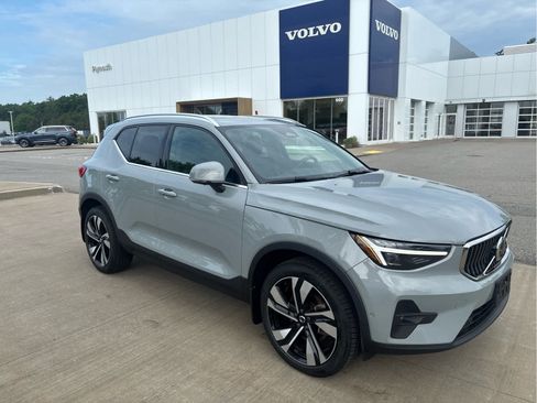 Used 2024 Volvo XC40 B5 Ultimate w/ Protection Package Premier AWD/4WD image 31