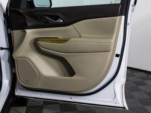 Used 2018 GMC Acadia Denali w/ Technology Package image 41