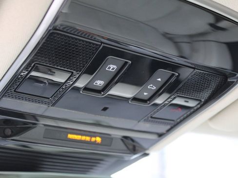 Used 2023 Land Rover Range Rover SE image 35