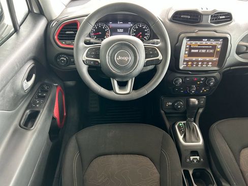 Used 2023 Jeep Renegade Latitude AWD/4WD image 31