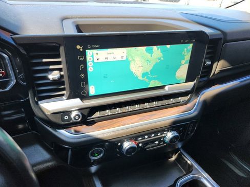 Used 2023 GMC Sierra 1500 SLT image 10