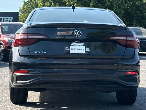 Used 2022 Volkswagen Jetta Sport FWD image 4