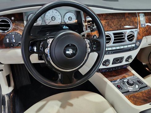 Used 2013 Rolls-Royce Ghost RWD image 27