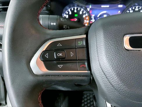 Used 2025 Jeep Compass Trailhawk AWD/4WD image 10
