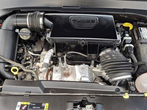 Used 2024 Jeep Compass Limited image 25