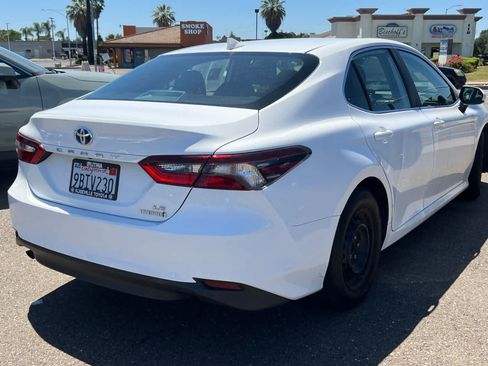 Used 2022 Toyota Camry LE FWD image 4