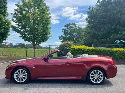 Used 2014 INFINITI Q60 Convertible w/ Premium Package RWD image 18