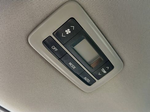 Used 2016 Toyota Sienna XLE w/ XLE Navigation Package FWD image 26