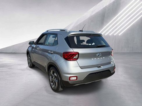 Certified 2024 Hyundai Venue SEL FWD image 5
