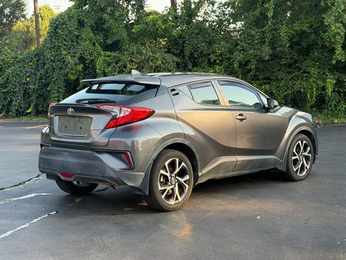 Used 2018 Toyota C-HR XLE FWD image 5