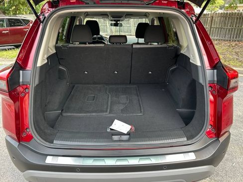 Used 2023 Nissan Rogue SV AWD/4WD image 28