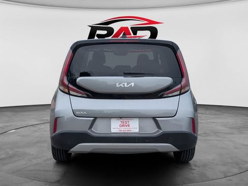 Used 2023 Kia Soul LX w/ LX Technology Package FWD image 4
