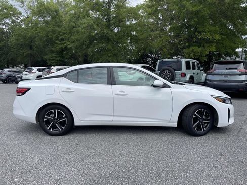 Used 2024 Nissan Sentra SV FWD image 2