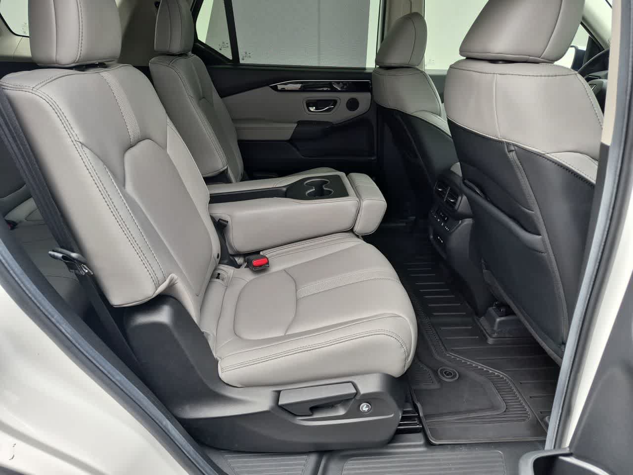Used 2025 Honda Pilot Touring image 21