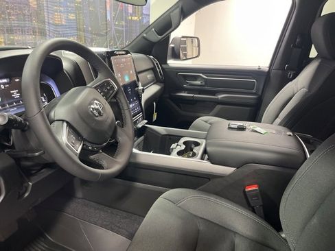 New 2026 RAM 1500 4x4 Crew Cab image 10