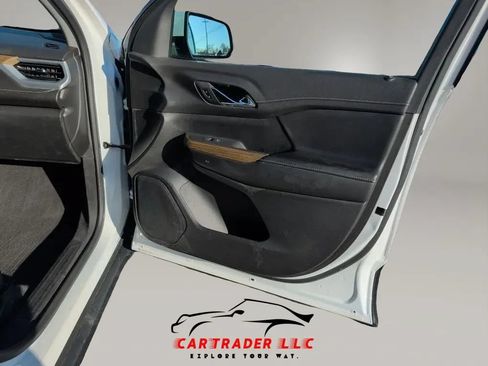 Used 2019 GMC Acadia SLE FWD image 16