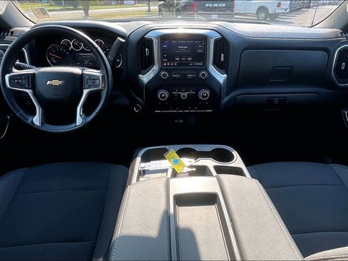 Used 2022 Chevrolet Silverado 1500 LT AWD/4WD image 12