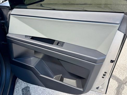 Used 2025 Tesla Cybertruck AWD Crew Cab image 13